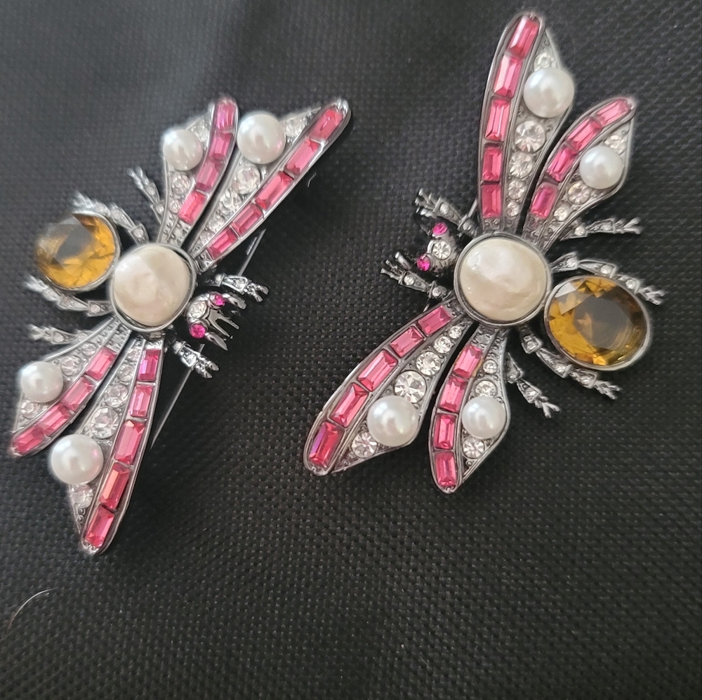 Joan Rivers Brooch - Picture 8 of 8